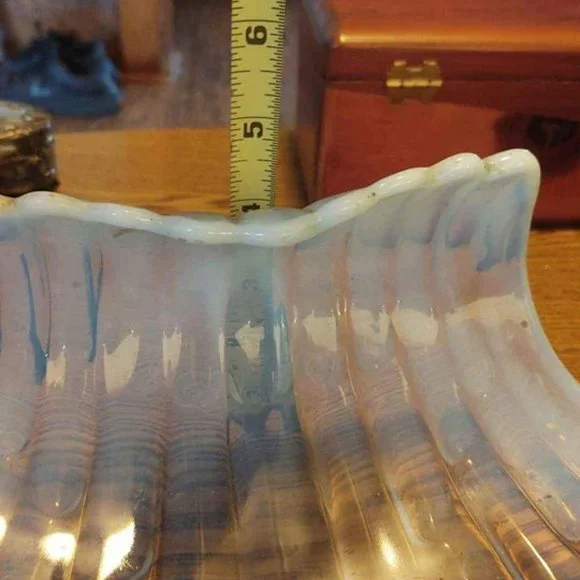 Vintage Opaque Blue Scalloped Shell Dish - Picture 9 of 11